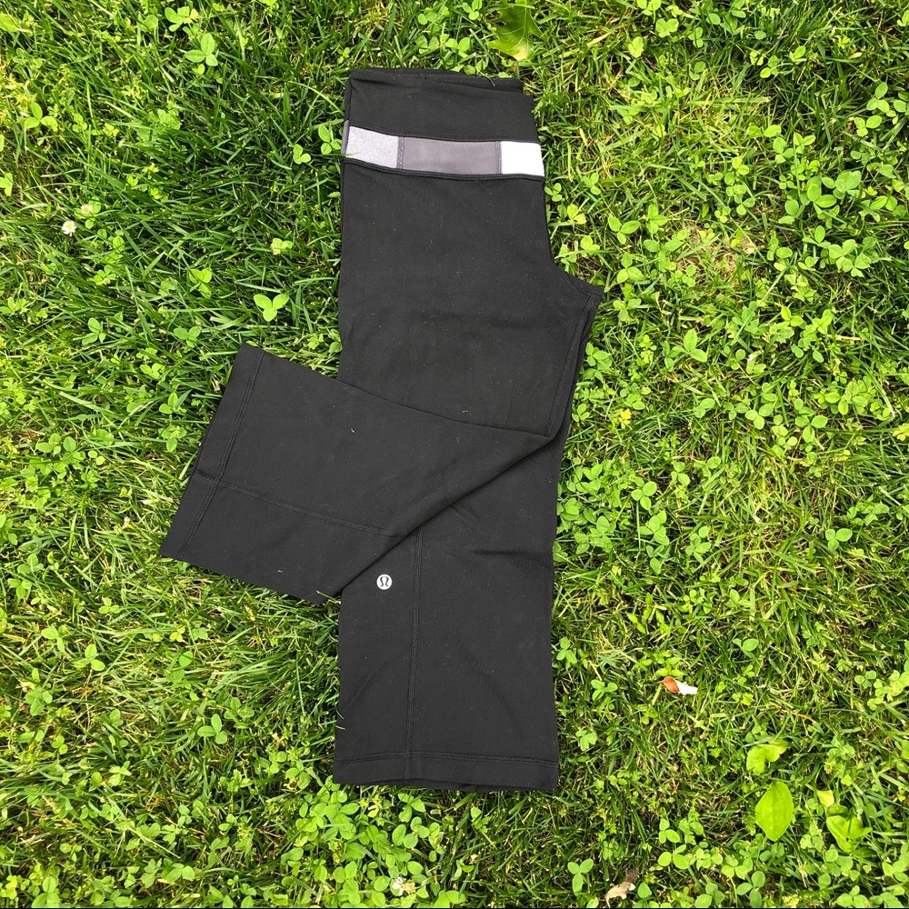 Lululemon Reversible Cropped Wonder Under Med Rise